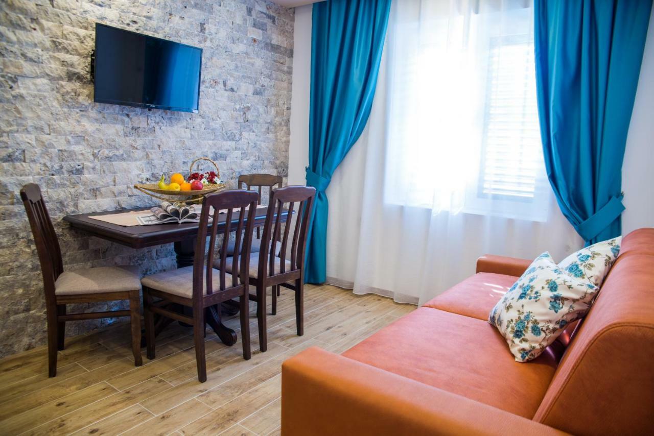 Guest House S-Lux Petrovac Екстер'єр фото