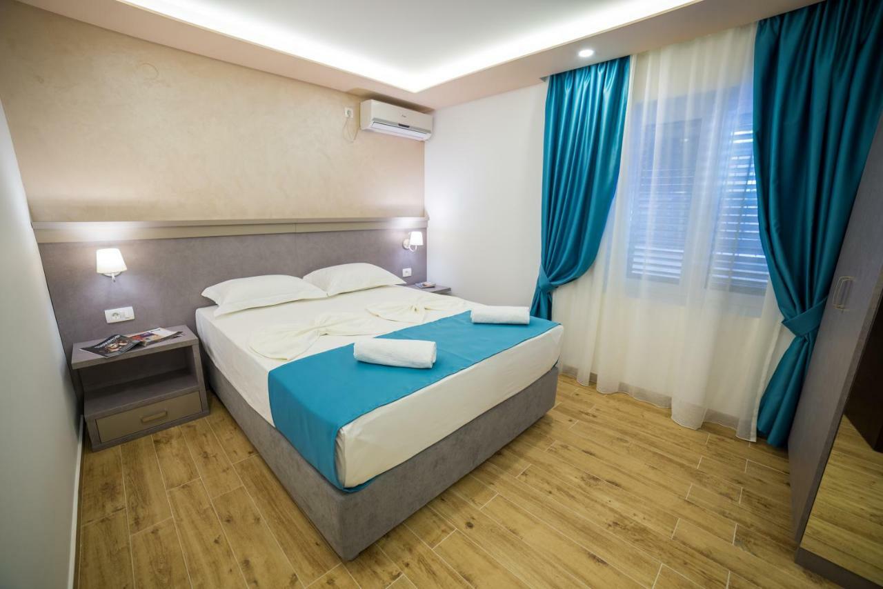 Guest House S-Lux Petrovac Екстер'єр фото