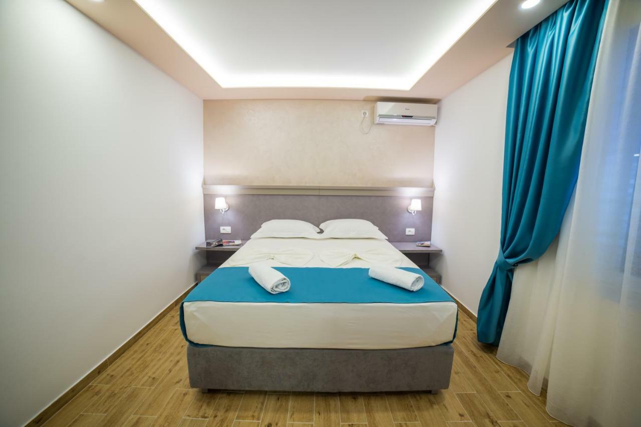 Guest House S-Lux Petrovac Екстер'єр фото